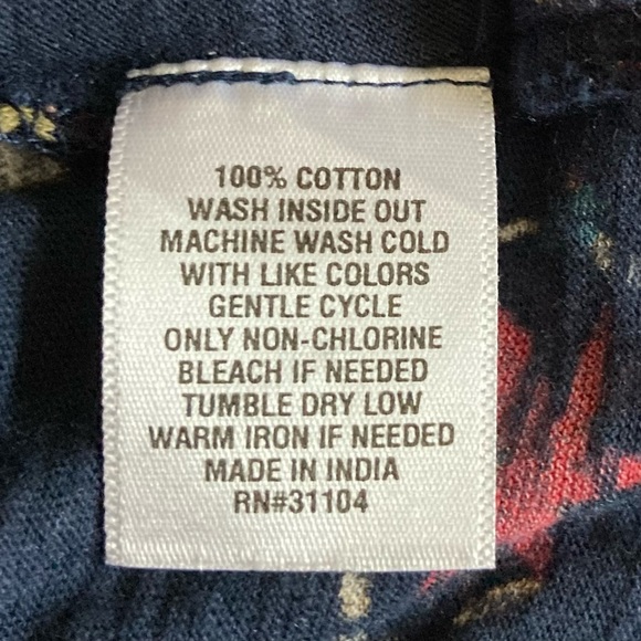 Wonderly 100% Cotton Long Sleeved Knit Blouse in Navy with Floral Design - Picture 5 of 9